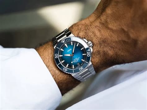 how long do automatic watches last|automatic watch losing time.